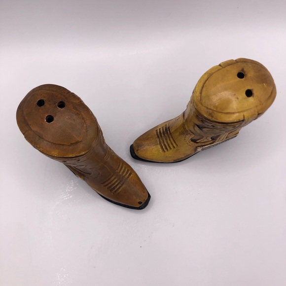 Arkansas Cowboy Boots Salt and Pepper Shakers - Picture 4 of 7